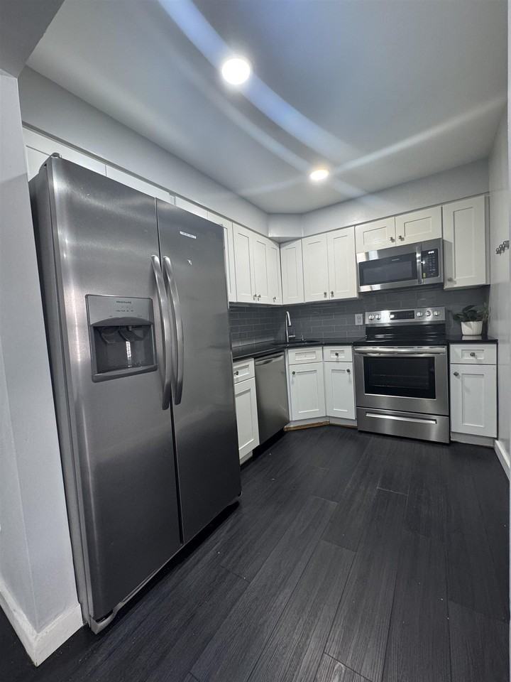 327 71st St #1C - Photo 6 of 23