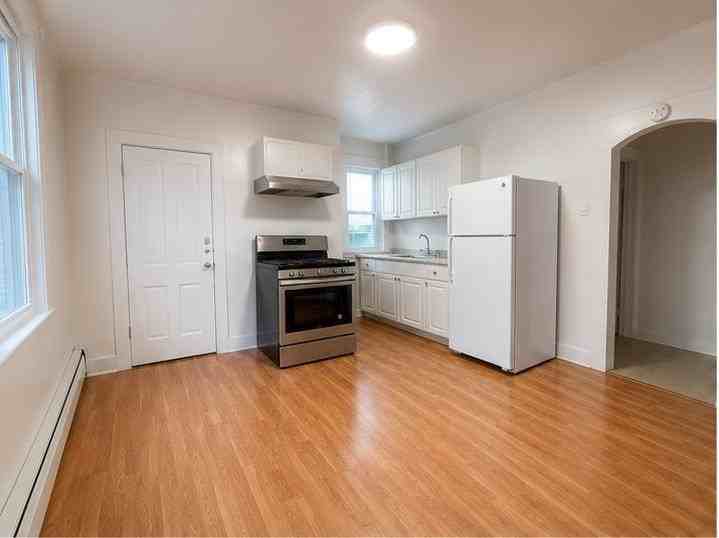 92 Laidlaw Ave #1 - Photo 5 of 9