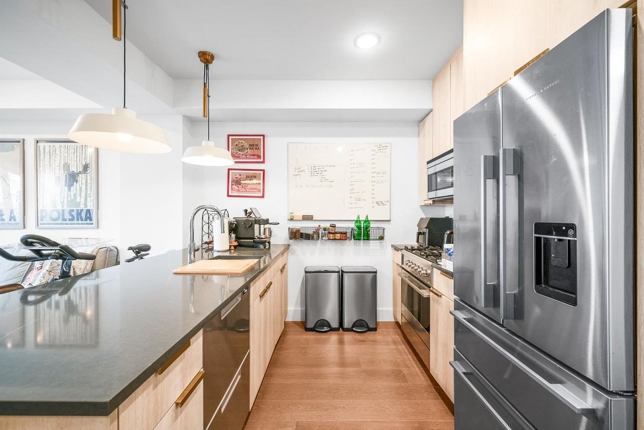 386 5th St #101 - Photo 5 of 15