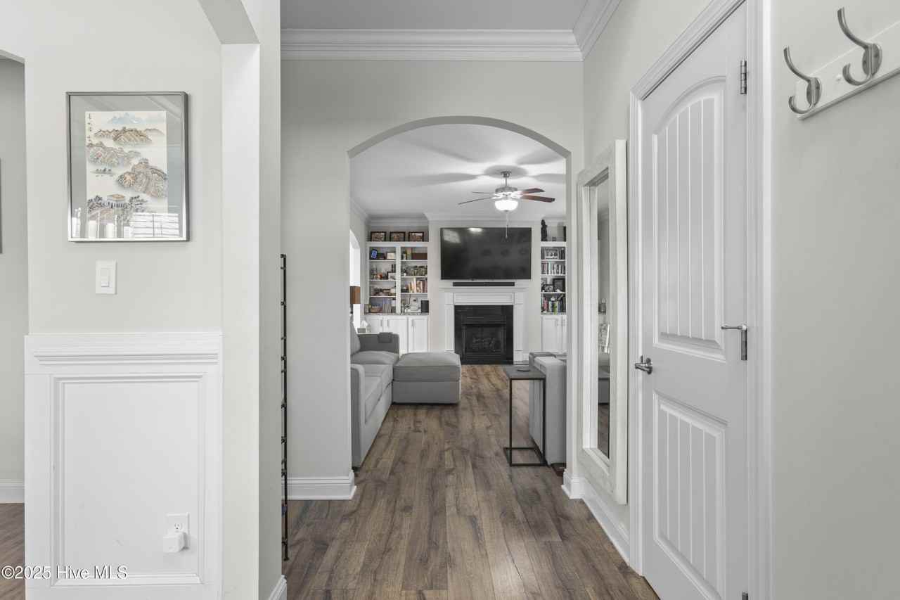 907 Needlerush Rd - Photo 4 of 34