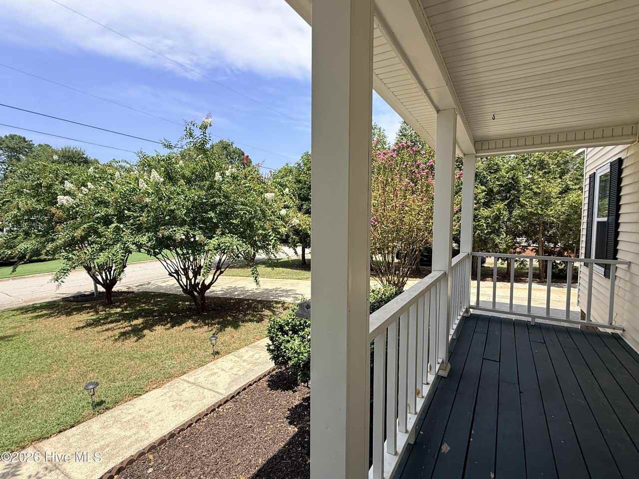 211 Holden Dr - Photo 3 of 21