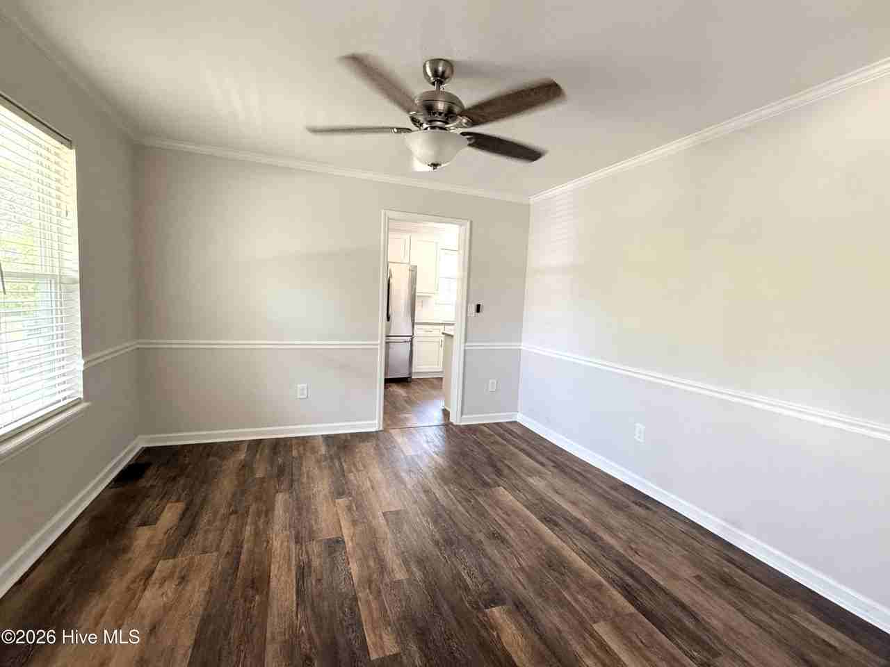 211 Holden Dr - Photo 4 of 21