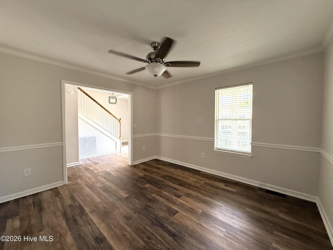 211 Holden Dr - Photo 5 of 21