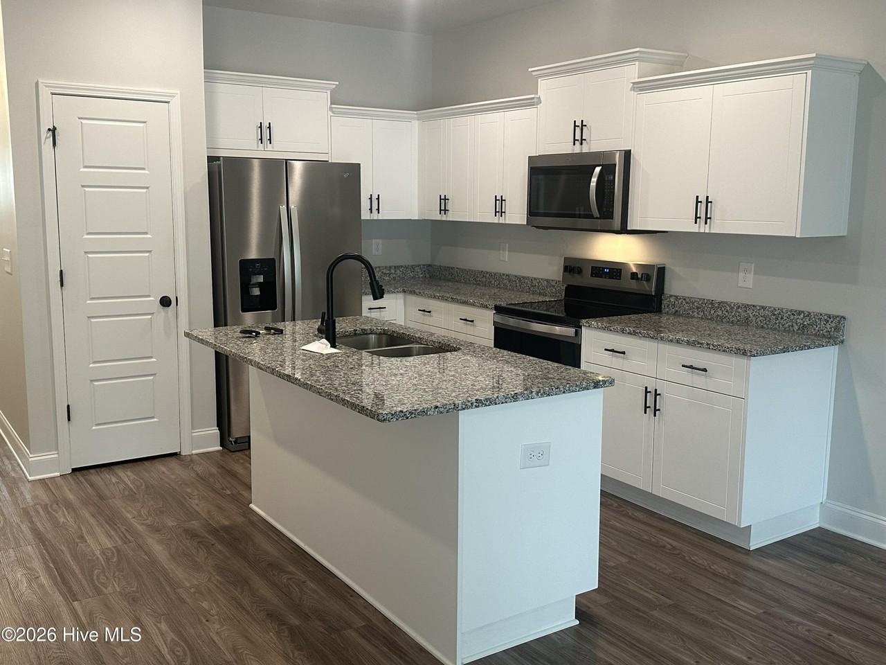 4272 Beautiful Pond Park - Photo 3 of 11
