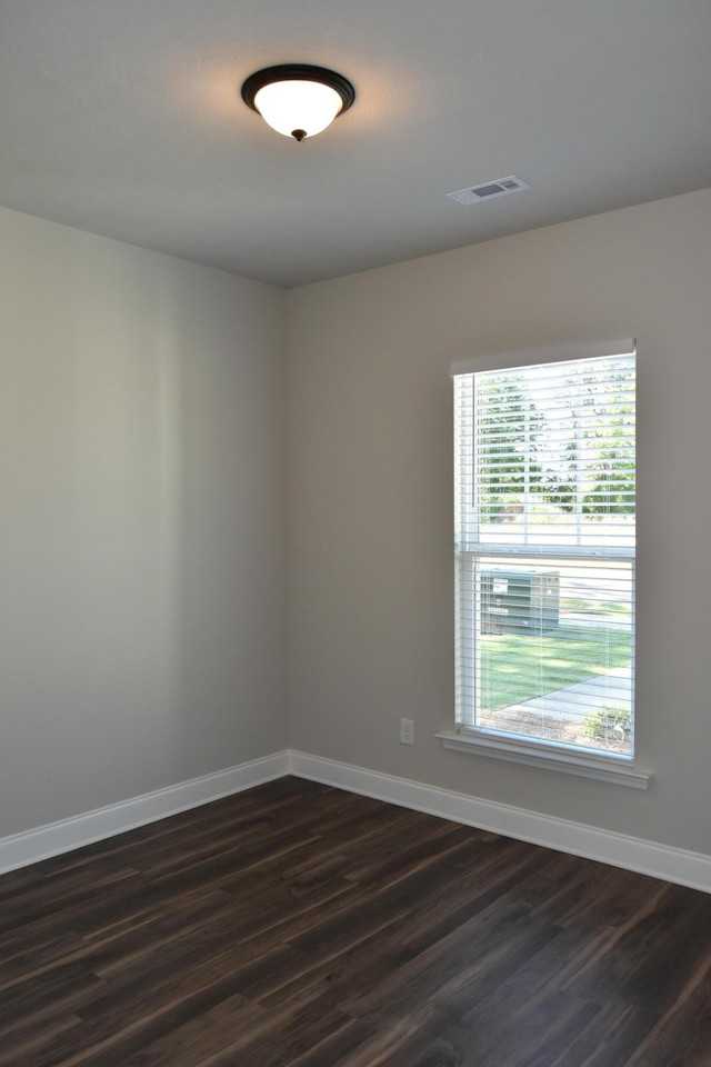 543 Hardy Pt - Photo 4 of 16