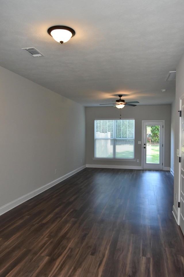 543 Hardy Pt - Photo 7 of 16