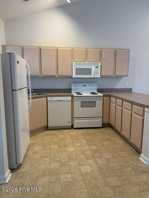 216 Hibiscus Way - Photo 3 of 23