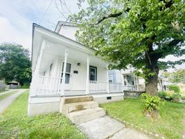 featured image of 409 W Colonial Ave