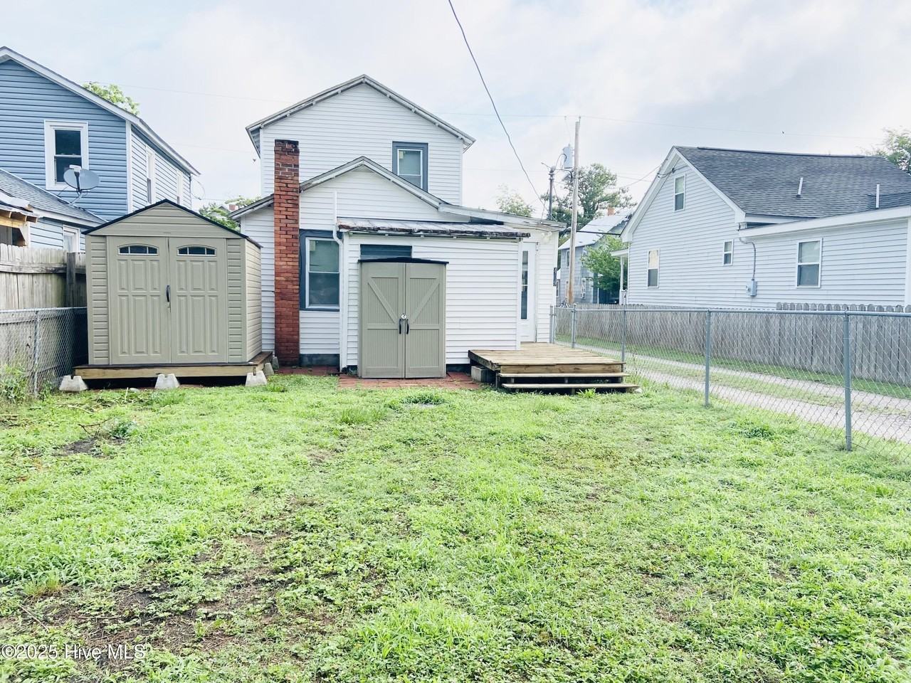 409 W Colonial Ave - Photo 3 of 10