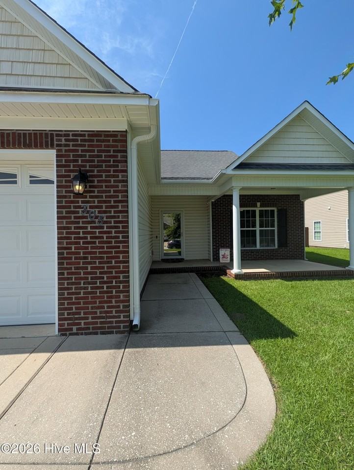 305 Weatherford Dr - Photo 2 of 22