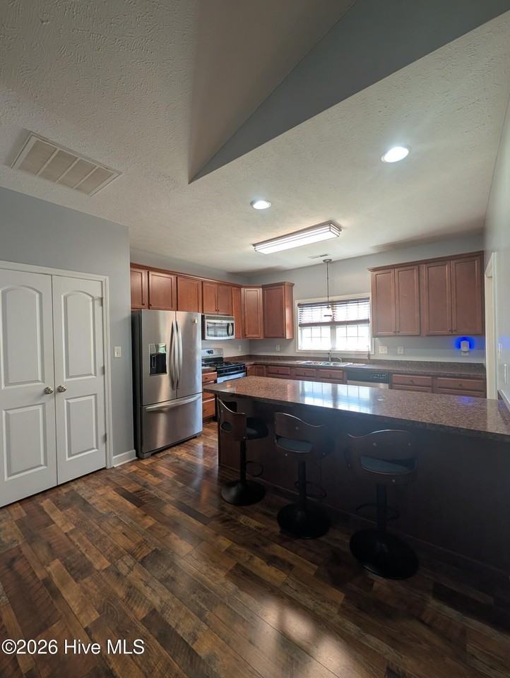 305 Weatherford Dr - Photo 5 of 22