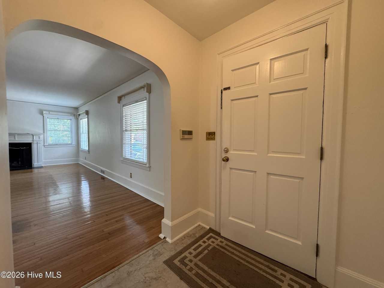 6 Keaton Ave - Photo 3 of 28