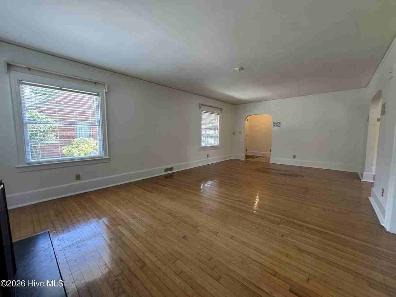 6 Keaton Ave - Photo 4 of 28