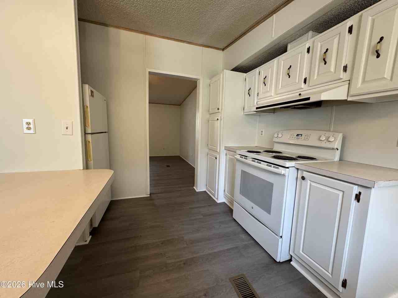 1227 Village Rd Ne - Photo 6 of 18