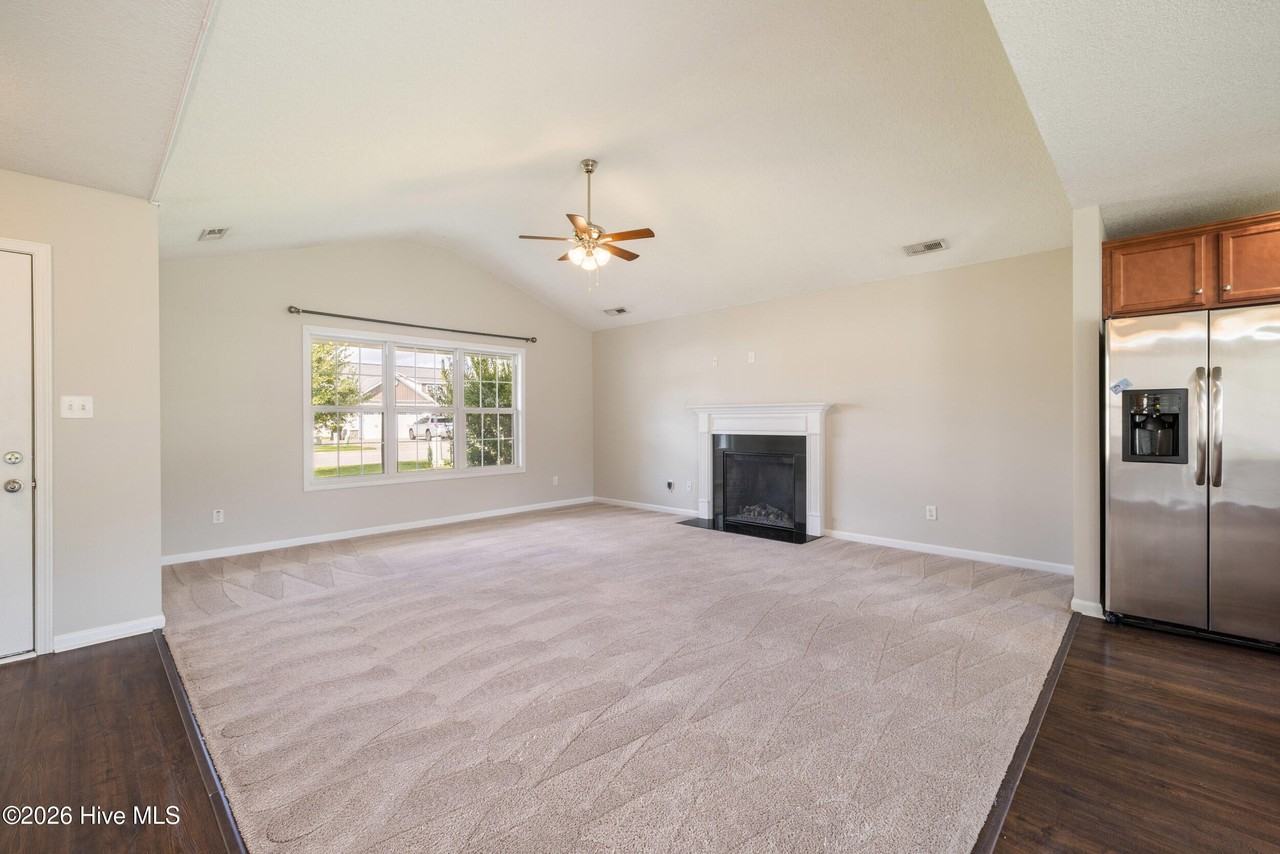 753 Radiant Dr - Photo 7 of 50
