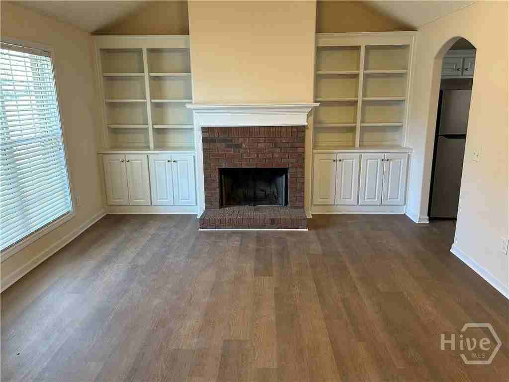 340 Sarah Dr - Photo 4 of 22