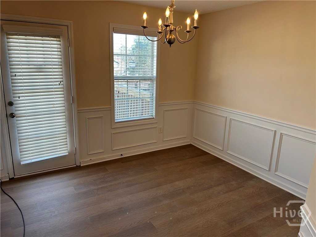 340 Sarah Dr - Photo 6 of 22