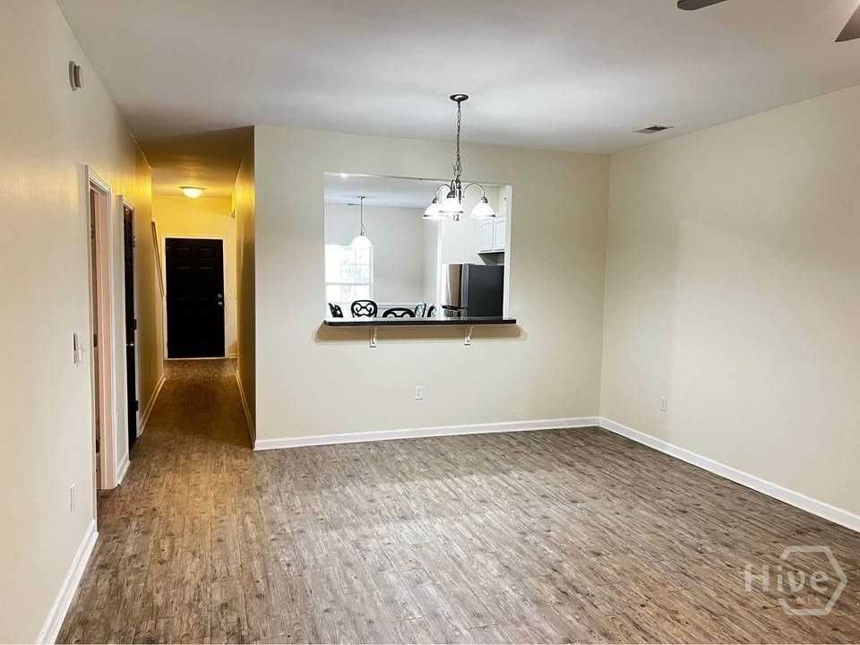 31 Falkland Ave - Photo 3 of 12