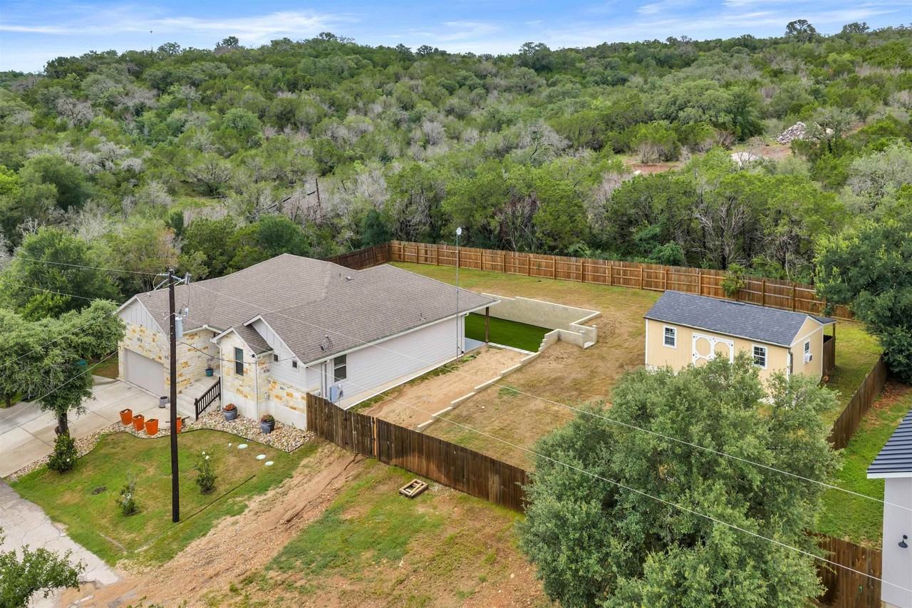 511 Taylor Dr - Photo 3 of 40