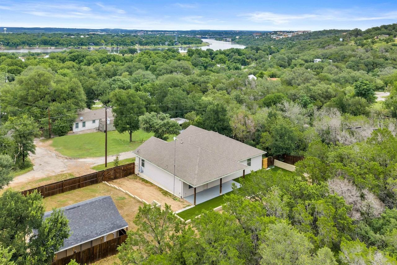 511 Taylor Dr - Photo 4 of 40