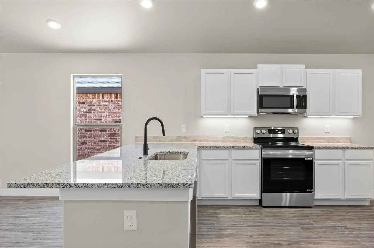 3516 Turner Ave - Photo 3 of 10
