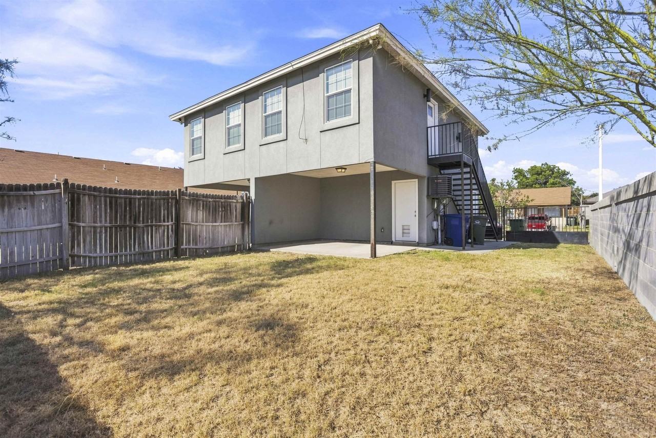 214 Allen Dr #B - Photo 4 of 30