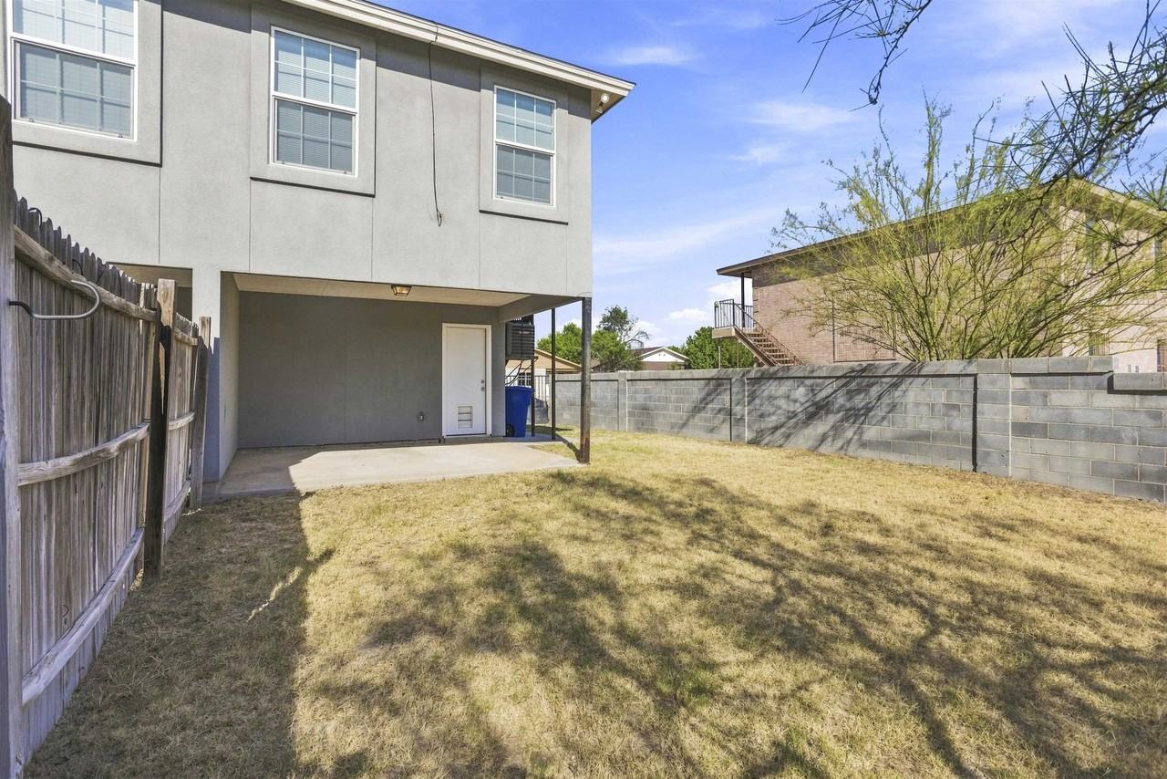 214 Allen Dr #B - Photo 5 of 30