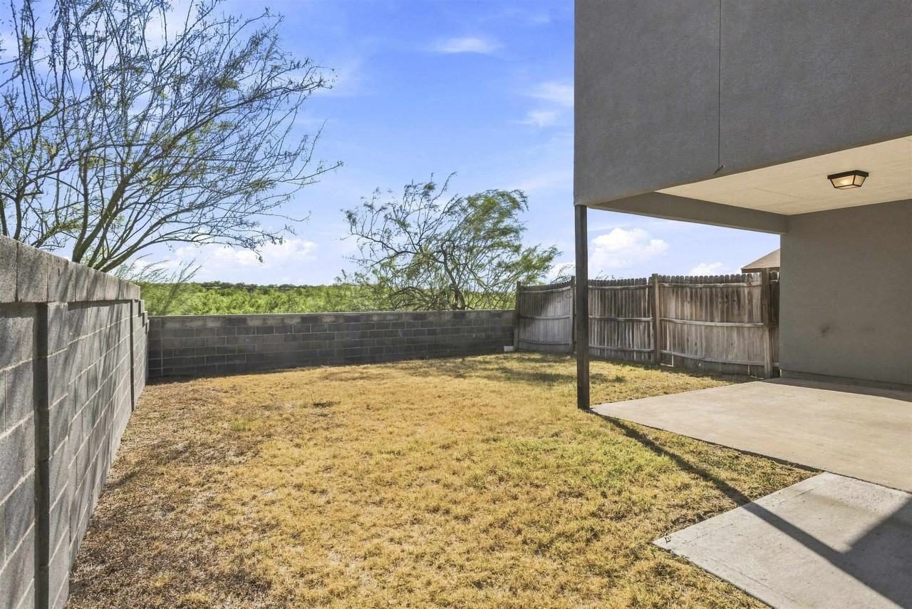 214 Allen Dr #B - Photo 6 of 30