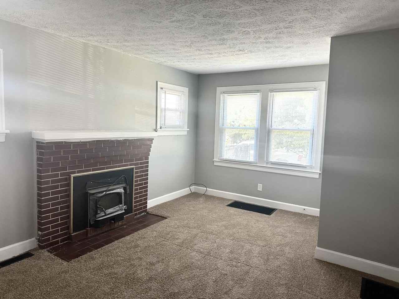 148 Fairlawn Ave - Photo 5 of 12