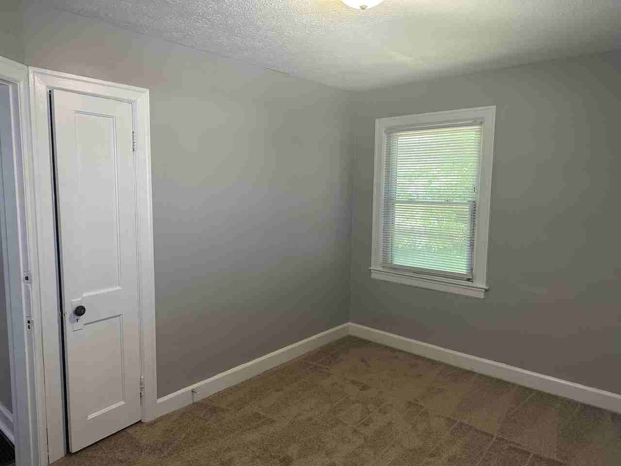 148 Fairlawn Ave - Photo 6 of 12
