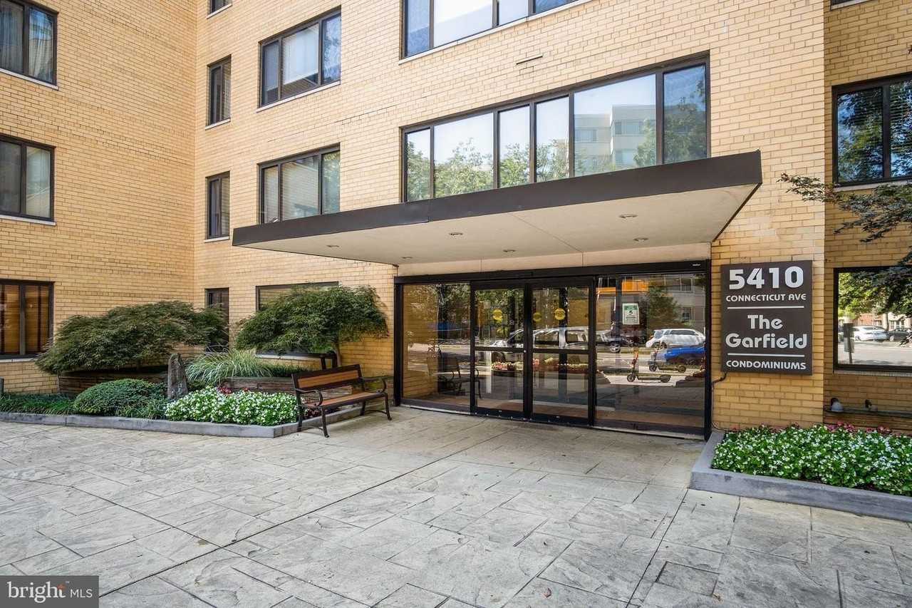 5410 Connecticut Ave Nw - Photo 4 of 49