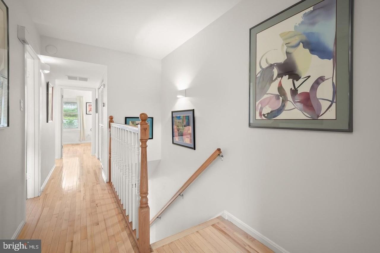 4 Dudley Ct - Photo 2 of 33