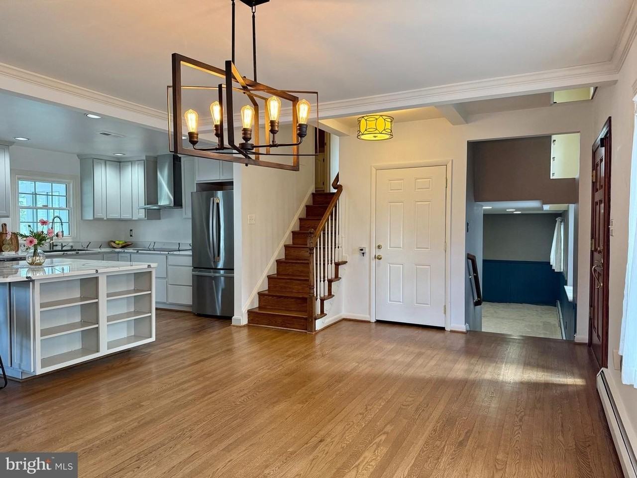 2223 Great Falls St - Photo 3 of 50