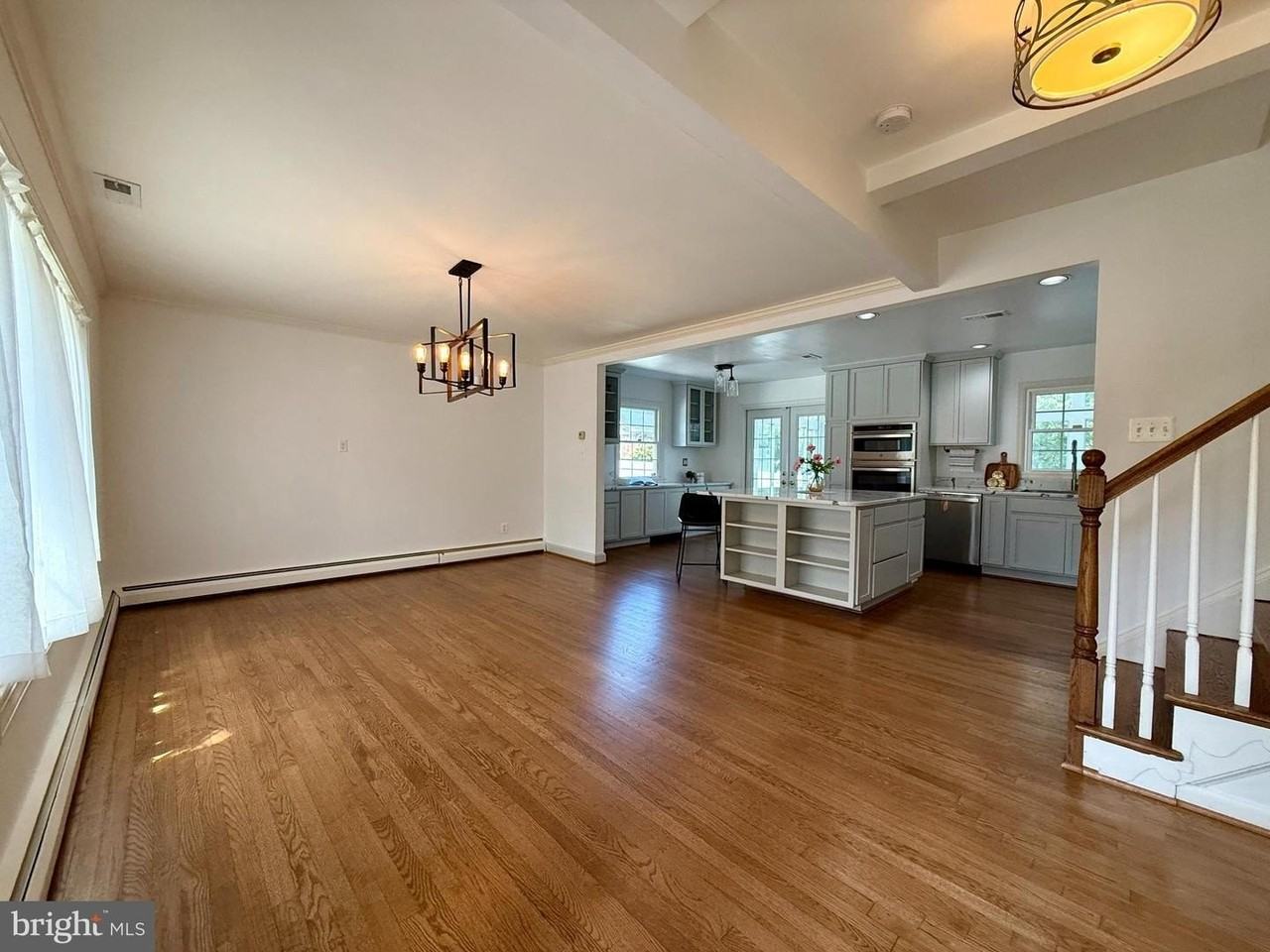 2223 Great Falls St - Photo 6 of 50