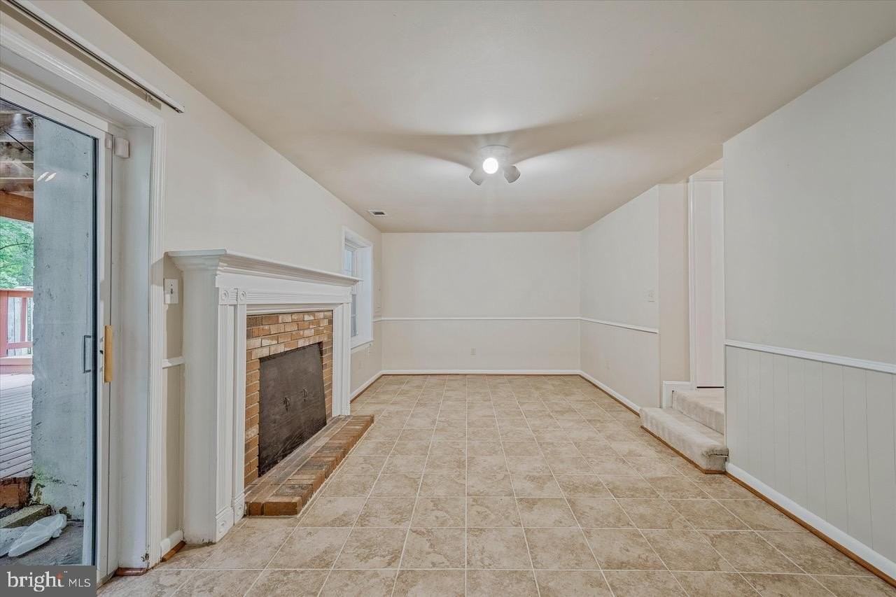 7177 Lake Cove Dr - Photo 5 of 46