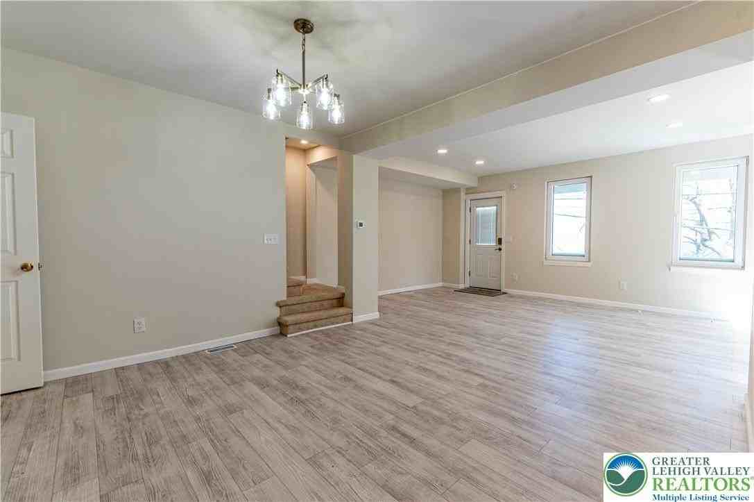 1156 William St - Photo 4 of 48