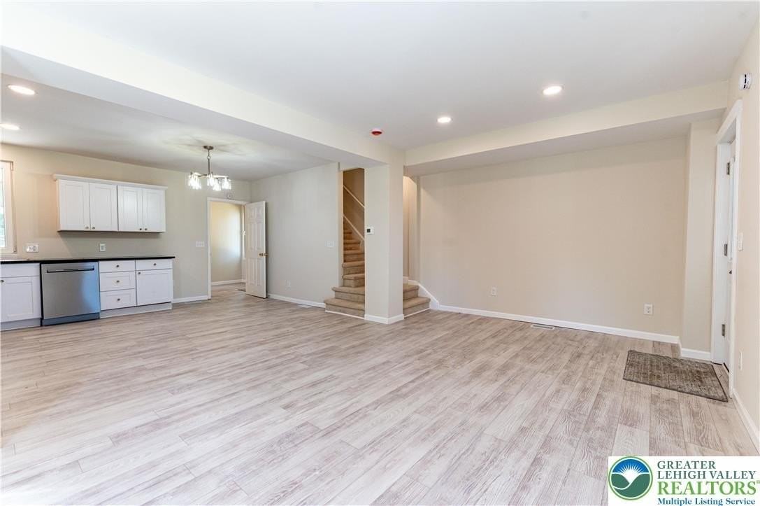1156 William St - Photo 5 of 48