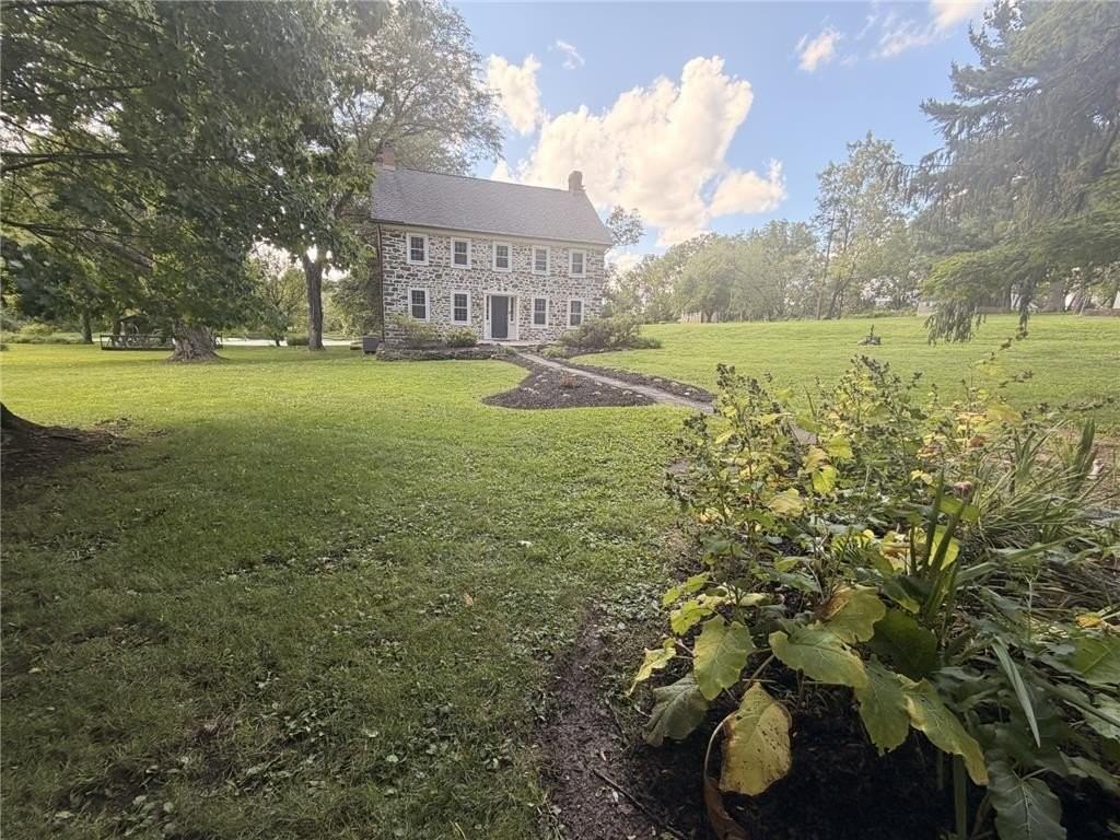 7790 Tumblebrook Rd - Photo 3 of 26