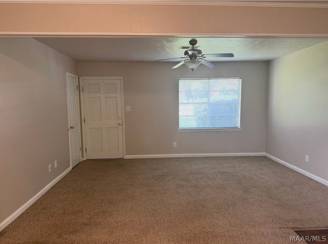 204 Magnolia Dr - Photo 2 of 27