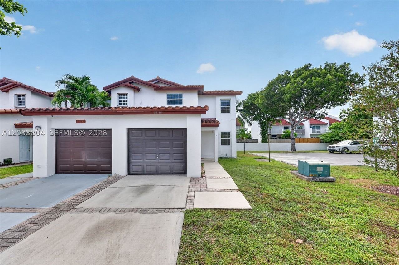 20759 Sw 83rd Ave - Photo 3 of 43