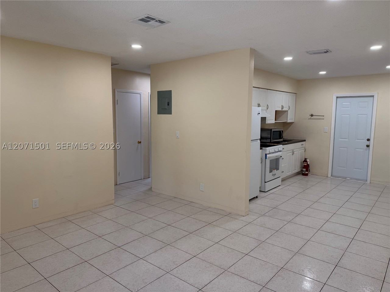 6050 Sw 34th St #1 - Photo 4 of 13