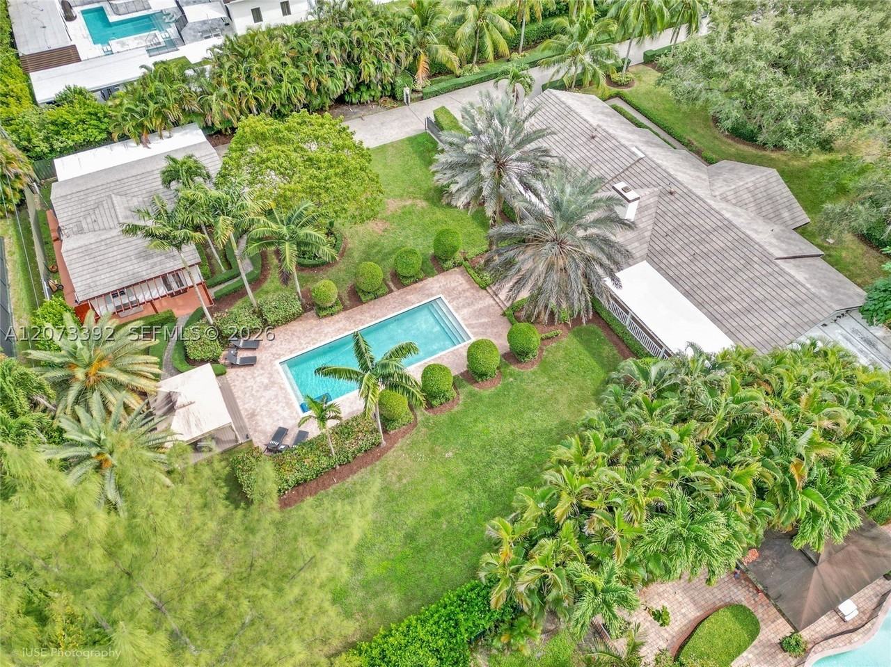 7345 Sw 152nd St - Photo 4 of 23
