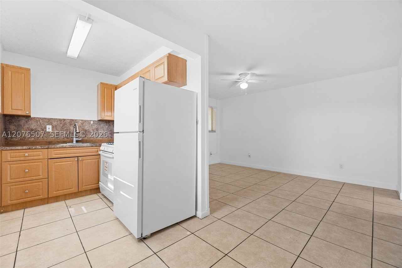 2799 E 4th Ave #10 - Photo 3 of 14