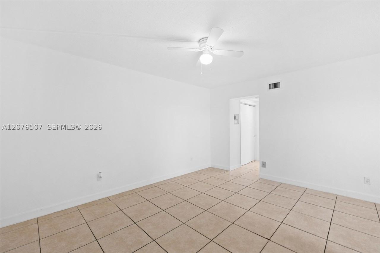 2799 E 4th Ave #10 - Photo 6 of 14