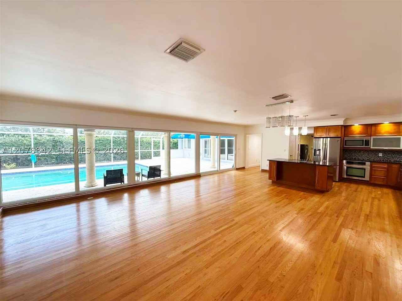 1520 Miller Rd - Photo 5 of 36