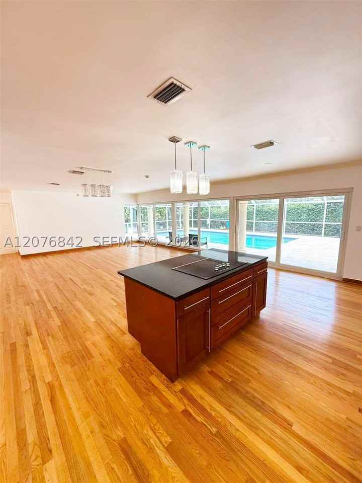 1520 Miller Rd - Photo 6 of 36