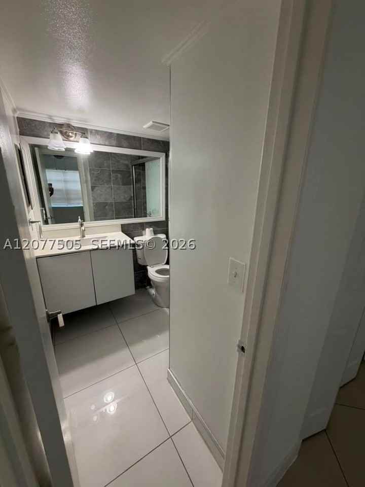 10230 Twin Lakes Dr #16C - Photo 4 of 5