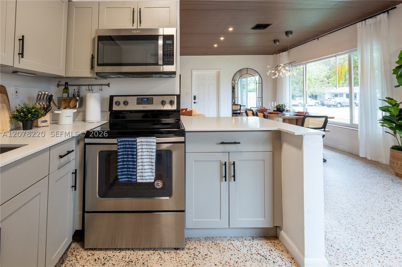 1315 Ne 116th St #1315 - Photo 3 of 23