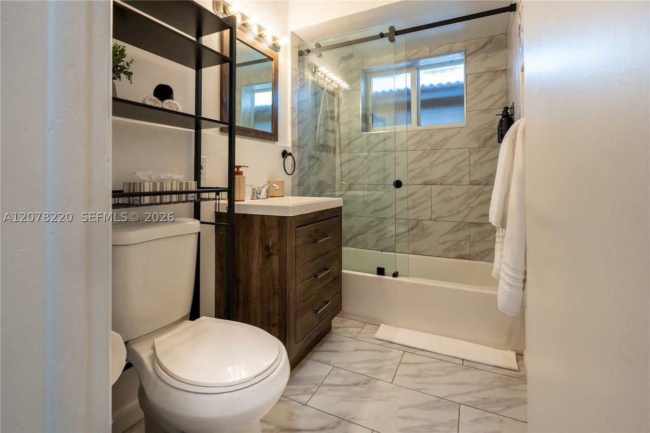 1315 Ne 116th St #1315 - Photo 7 of 23
