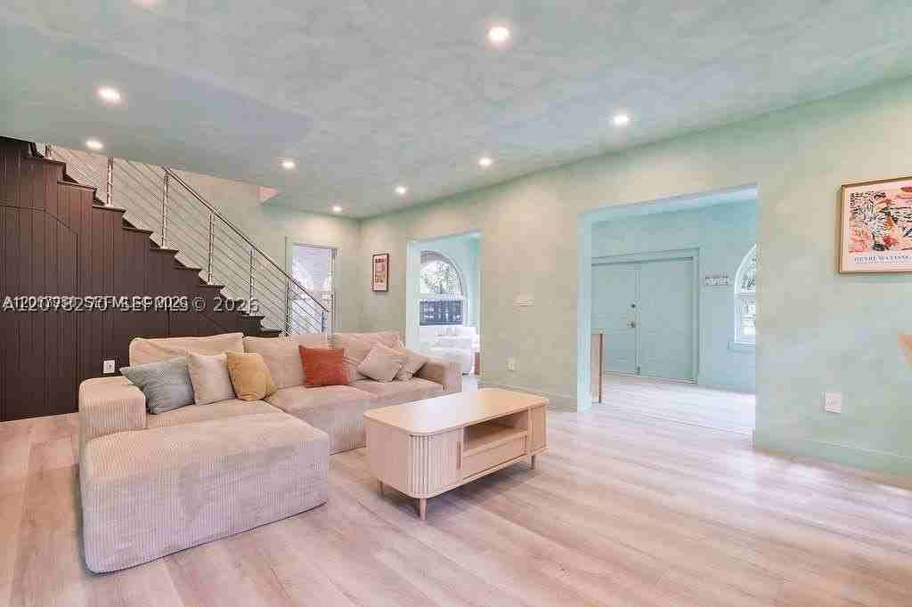 22 Ne 44th St #0 - Photo 7 of 50